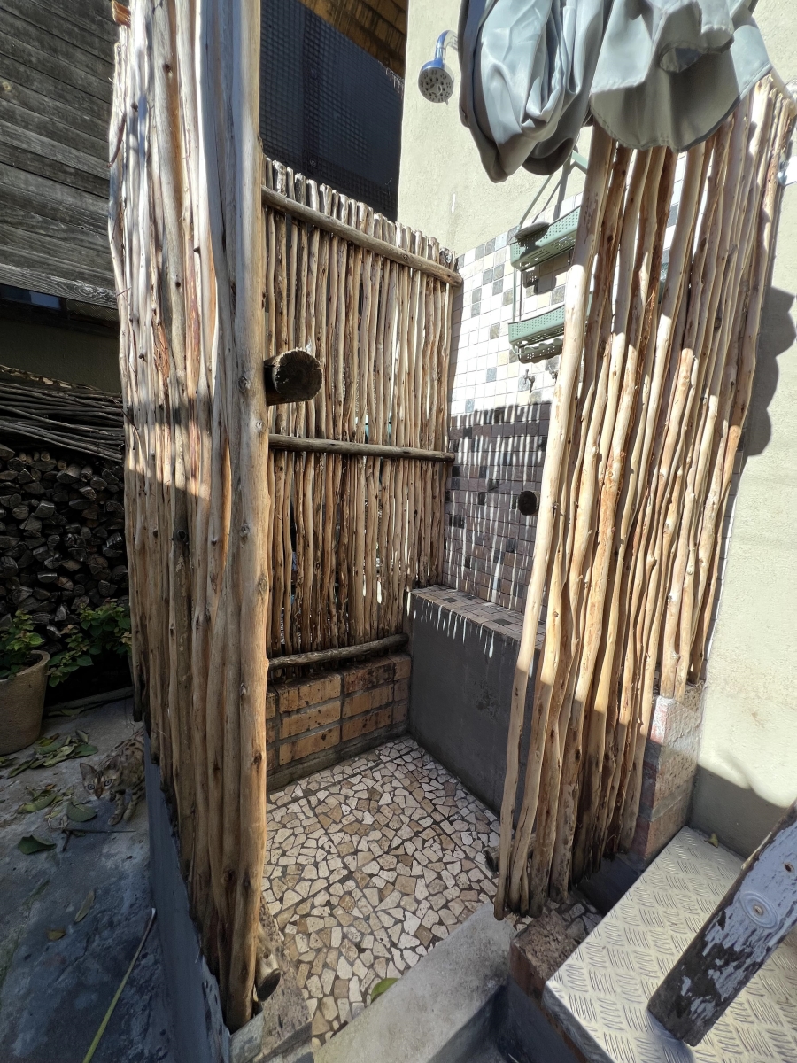 To Let 4 Bedroom Property for Rent in Strand Central Western Cape